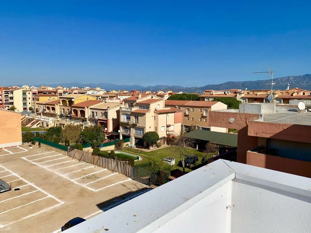 Edifici Valeria Apartment Empuriabrava Spain